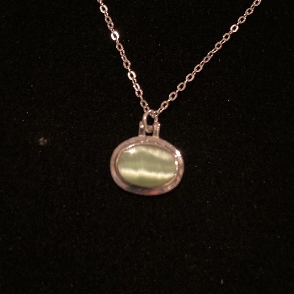 Delicate Green in Sterling - Picture 2 of 13